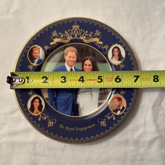 The Bradford Exchange Prince Harry & Meghan Royal Engagement Plate - Picture 8 of 13